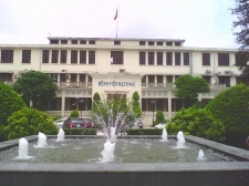 Đài phun nước bệnh viện Bạch Mai